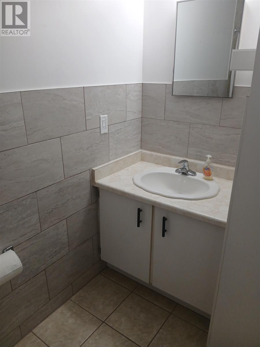 12 Forest PL, Elliot Lake, Ontario, P5A3C6 — Photo 17