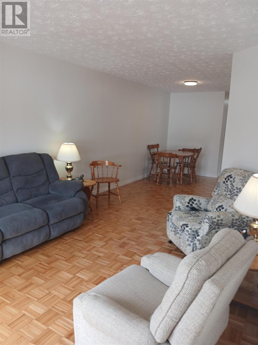 12 Forest PL, Elliot Lake, Ontario, P5A3C6 — Photo 6