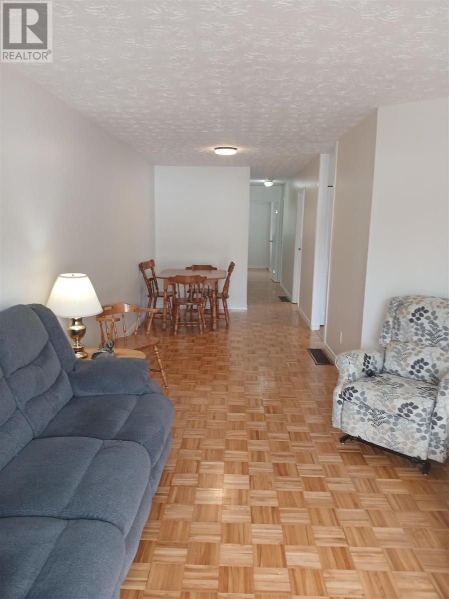 12 Forest PL, Elliot Lake, Ontario, P5A3C6 — Photo 7