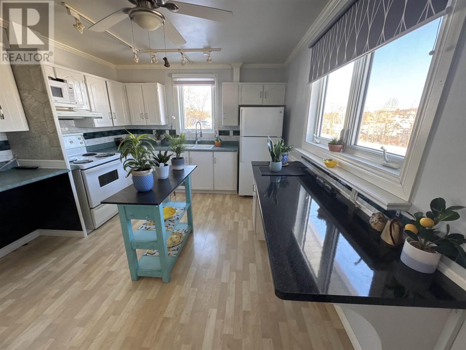 9 Axmith AVE, Elliot Lake, Ontario, P5A1B5 — Photo 6