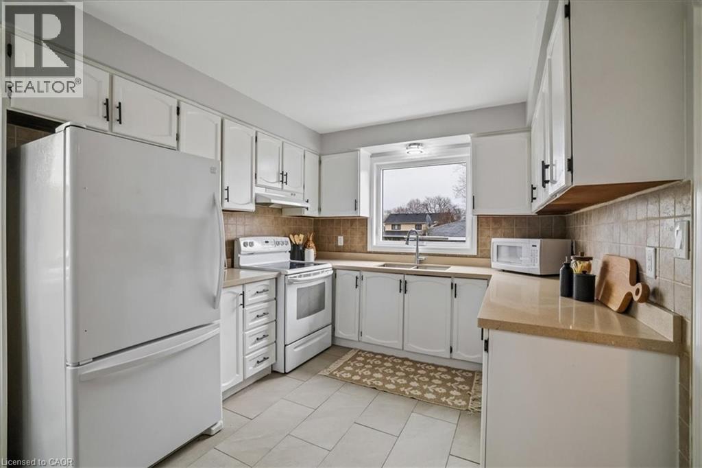 2208 MELISSA Crescent, Burlington, Ontario, L7P4J7 — Photo 10