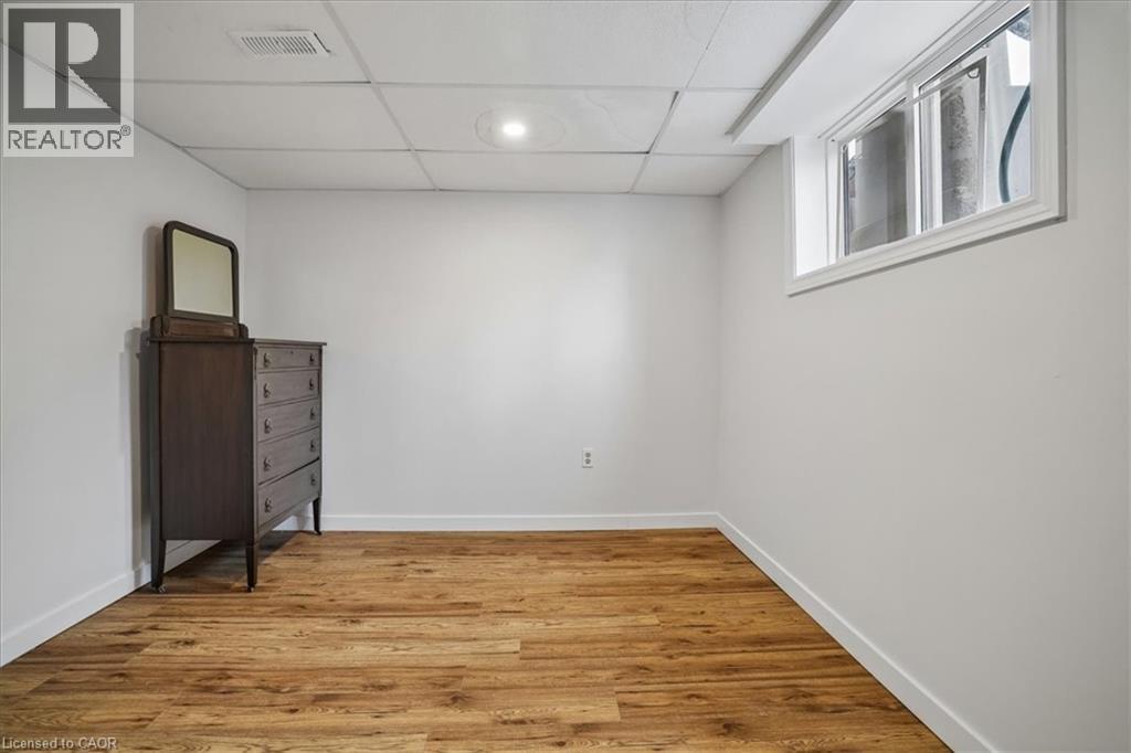 2208 MELISSA Crescent, Burlington, Ontario, L7P4J7 — Photo 36