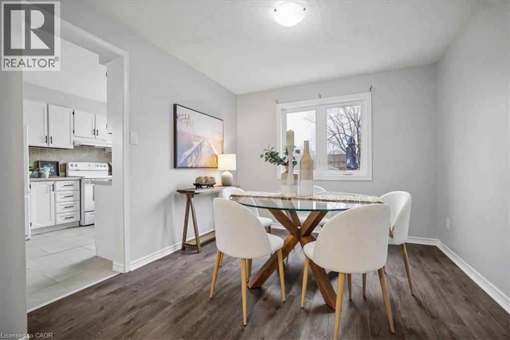 2208 MELISSA Crescent, Burlington, Ontario, L7P4J7 — Photo 6