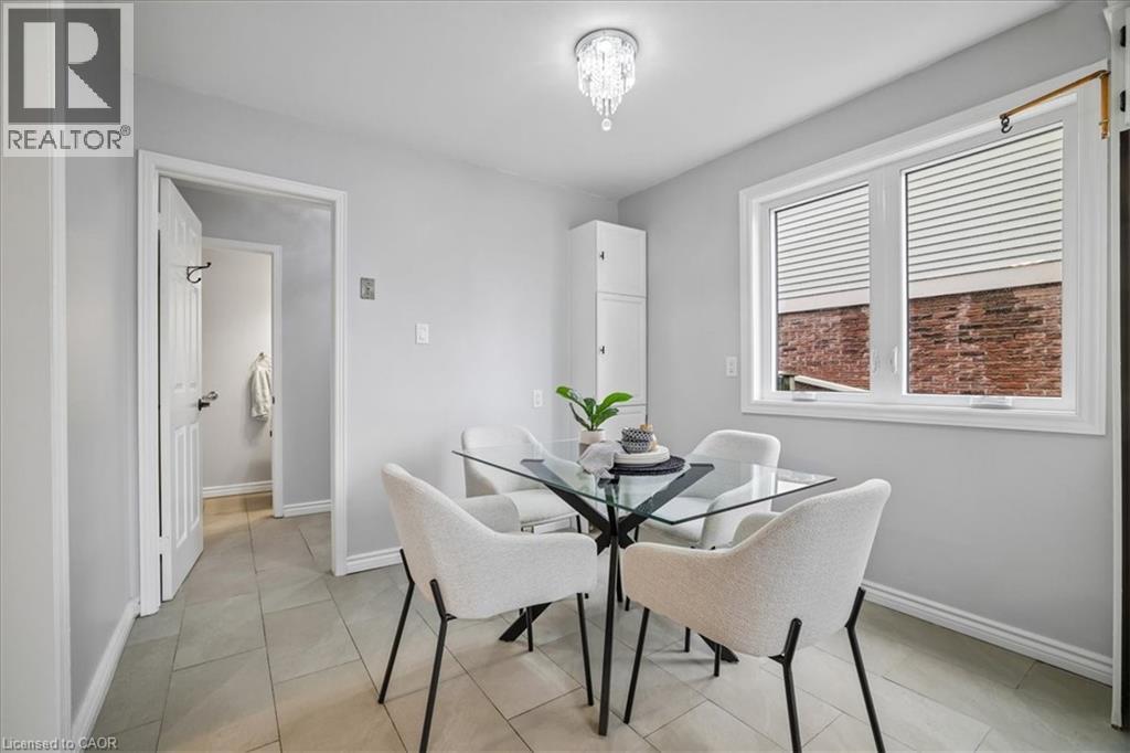 2208 MELISSA Crescent, Burlington, Ontario, L7P4J7 — Photo 7