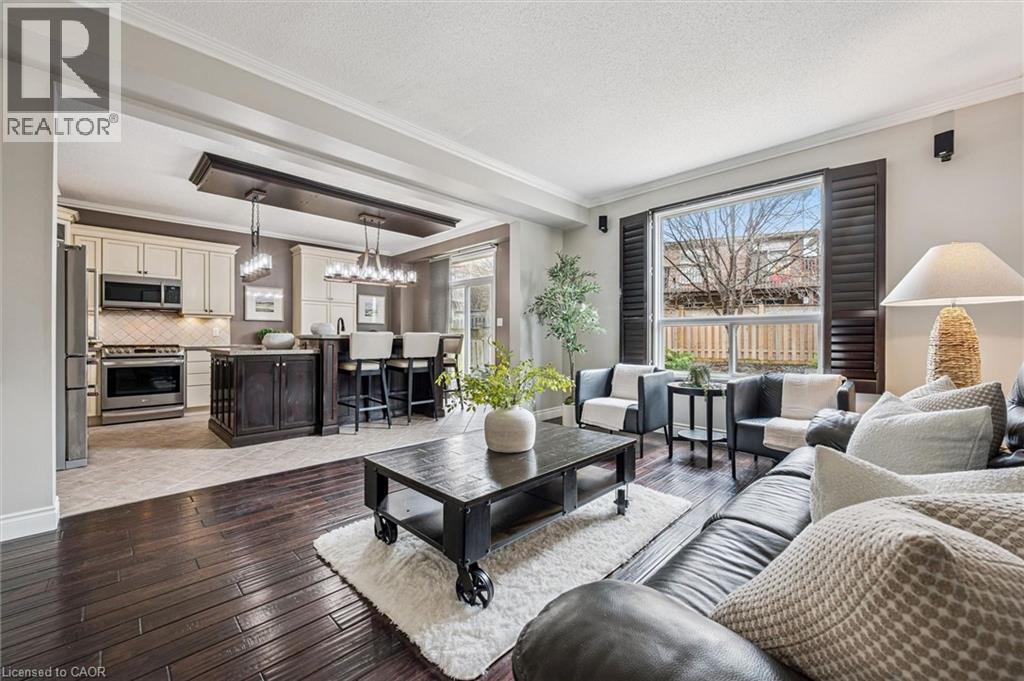 707 COMMONWEALTH Crescent, Kitchener, Ontario, N2E4J8 — Photo 13