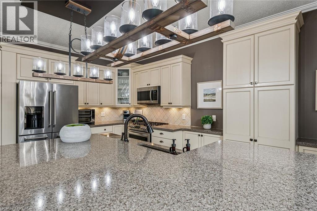 707 COMMONWEALTH Crescent, Kitchener, Ontario, N2E4J8 — Photo 15