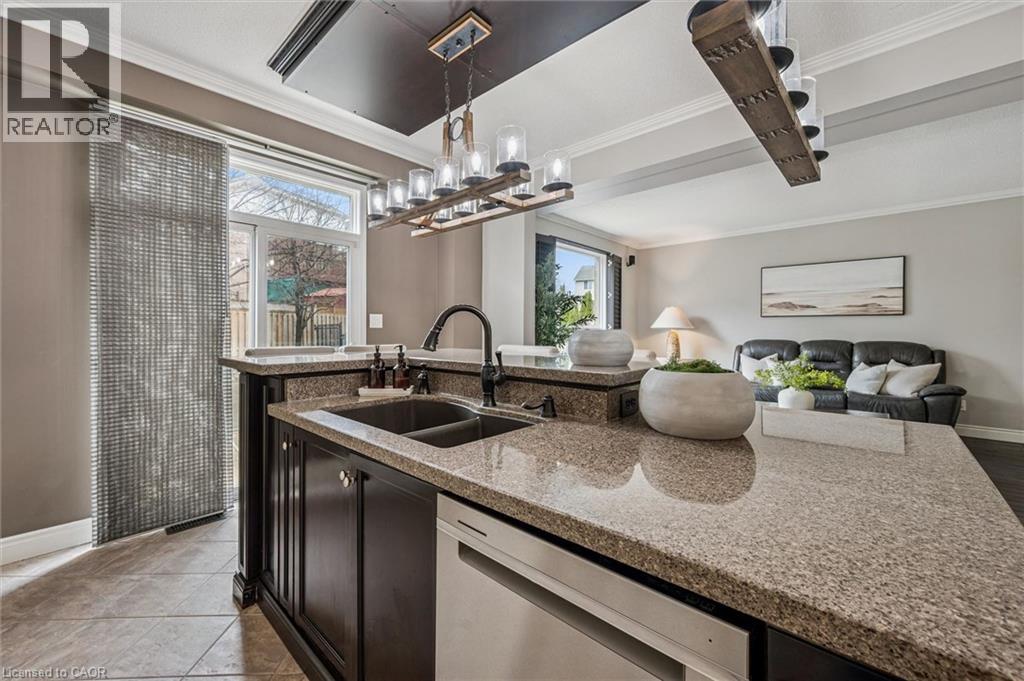 707 COMMONWEALTH Crescent, Kitchener, Ontario, N2E4J8 — Photo 17