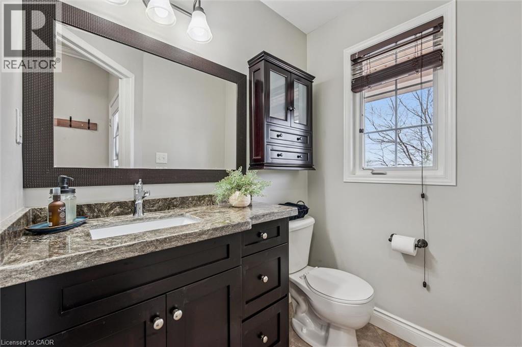 707 COMMONWEALTH Crescent, Kitchener, Ontario, N2E4J8 — Photo 18