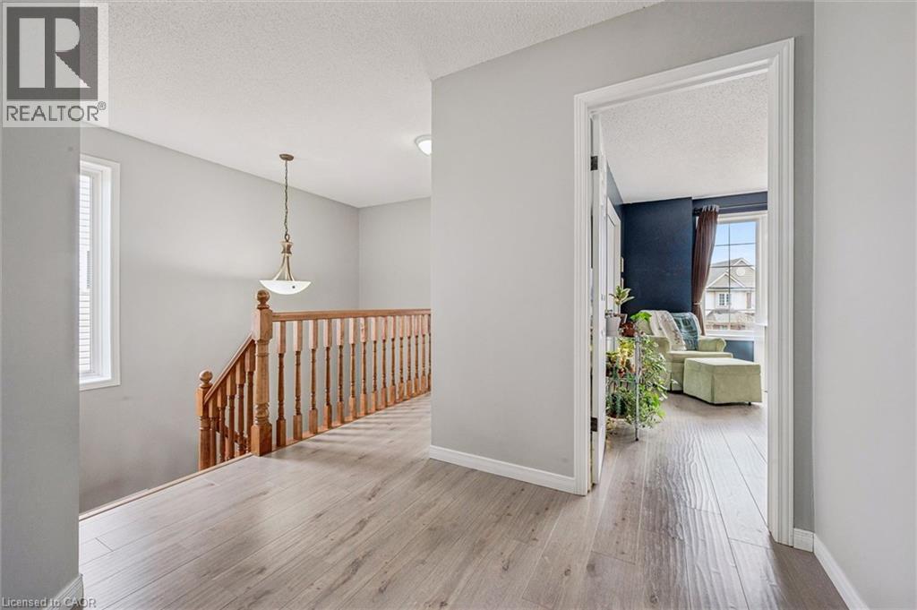 707 COMMONWEALTH Crescent, Kitchener, Ontario, N2E4J8 — Photo 20