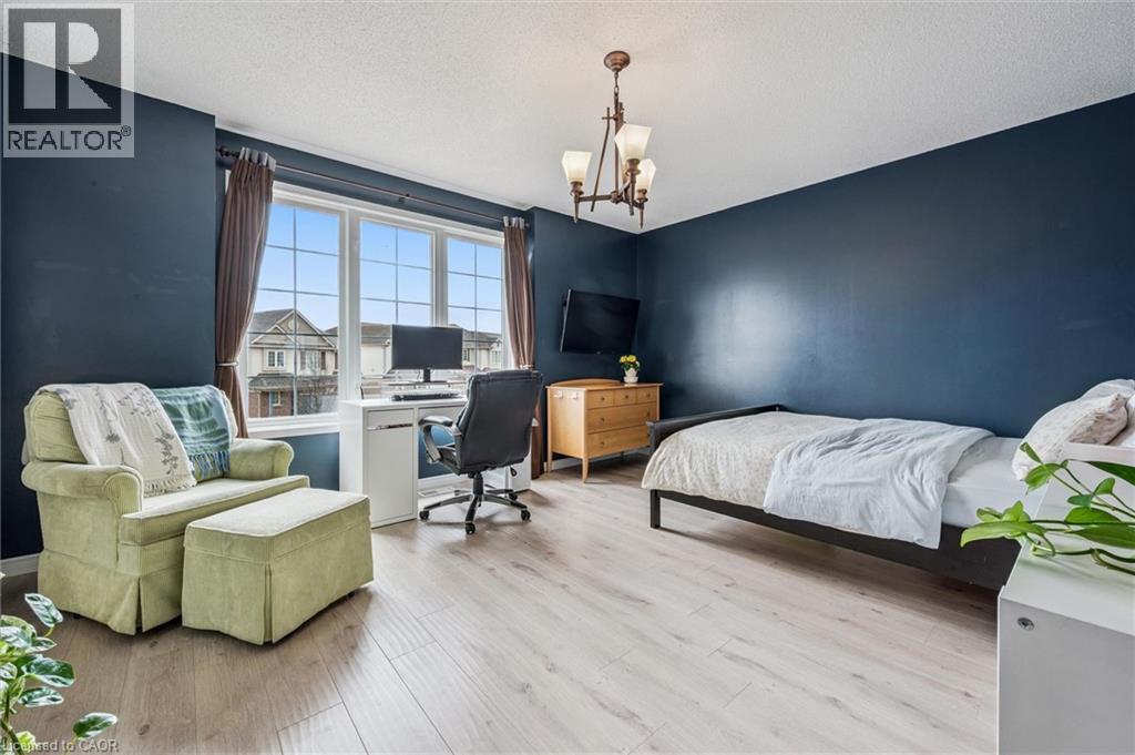 707 COMMONWEALTH Crescent, Kitchener, Ontario, N2E4J8 — Photo 21