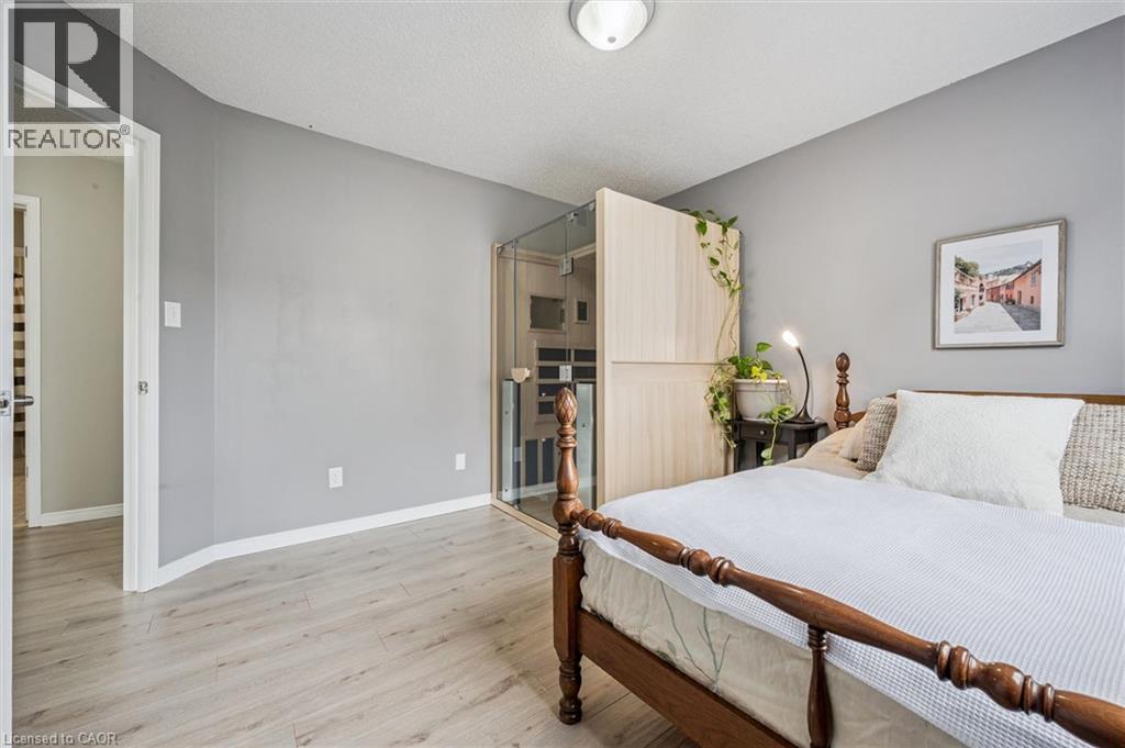 707 COMMONWEALTH Crescent, Kitchener, Ontario, N2E4J8 — Photo 24