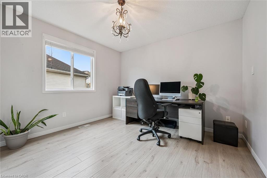 707 COMMONWEALTH Crescent, Kitchener, Ontario, N2E4J8 — Photo 25