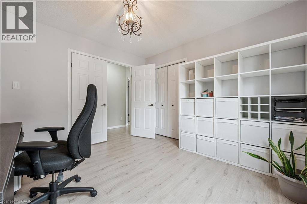 707 COMMONWEALTH Crescent, Kitchener, Ontario, N2E4J8 — Photo 26