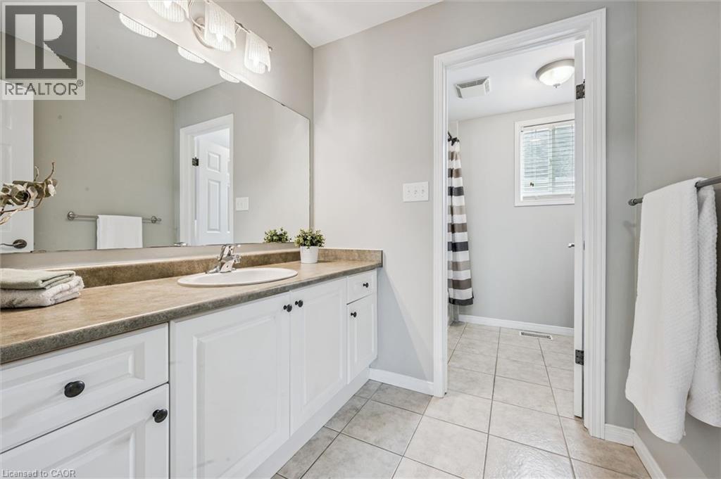 707 COMMONWEALTH Crescent, Kitchener, Ontario, N2E4J8 — Photo 27