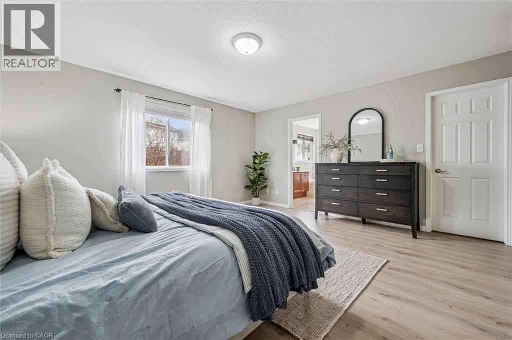 707 COMMONWEALTH Crescent, Kitchener, Ontario, N2E4J8 — Photo 30