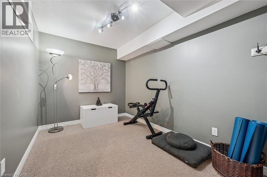 707 COMMONWEALTH Crescent, Kitchener, Ontario, N2E4J8 — Photo 34