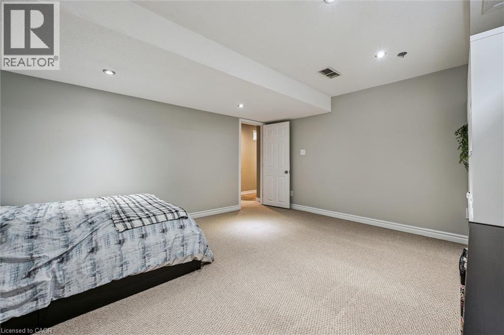 707 COMMONWEALTH Crescent, Kitchener, Ontario, N2E4J8 — Photo 39