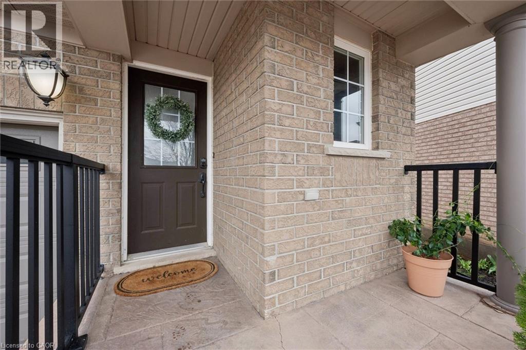 707 COMMONWEALTH Crescent, Kitchener, Ontario, N2E4J8 — Photo 4