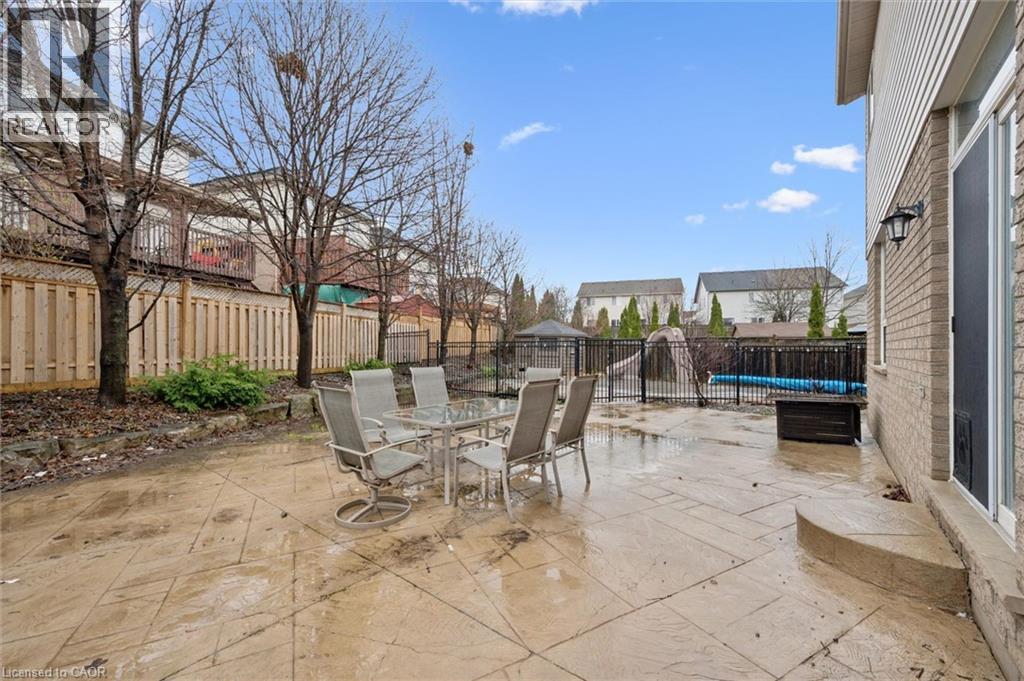 707 COMMONWEALTH Crescent, Kitchener, Ontario, N2E4J8 — Photo 41