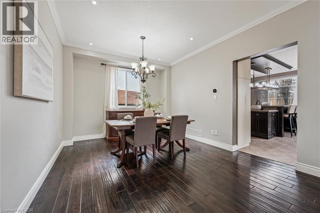 707 COMMONWEALTH Crescent, Kitchener, Ontario, N2E4J8 — Photo 9