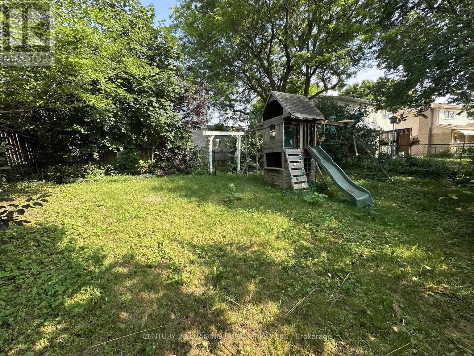 257 LONDON ROAD, Newmarket (Bristol-London), Ontario, L3Y6L3 — Photo 3