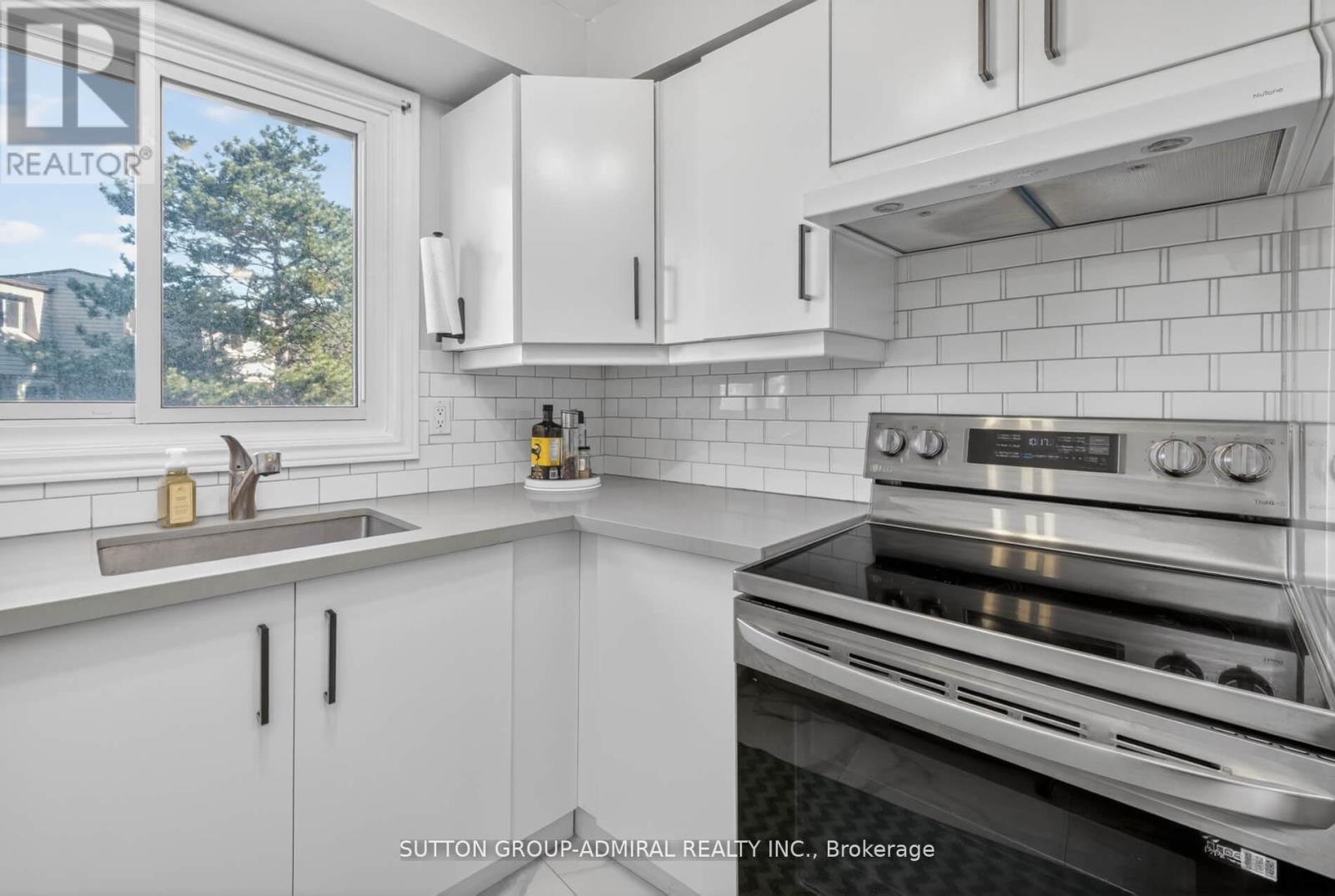 118 - 3175 KIRWIN AVENUE, Mississauga (Cooksville), Ontario, L5A3M4 — Photo 13