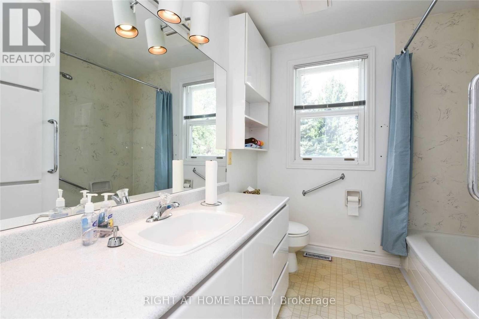 21 MITRE PLACE, Toronto (Kingsview Village-The Westway), Ontario, M9R3C5 — Photo 24