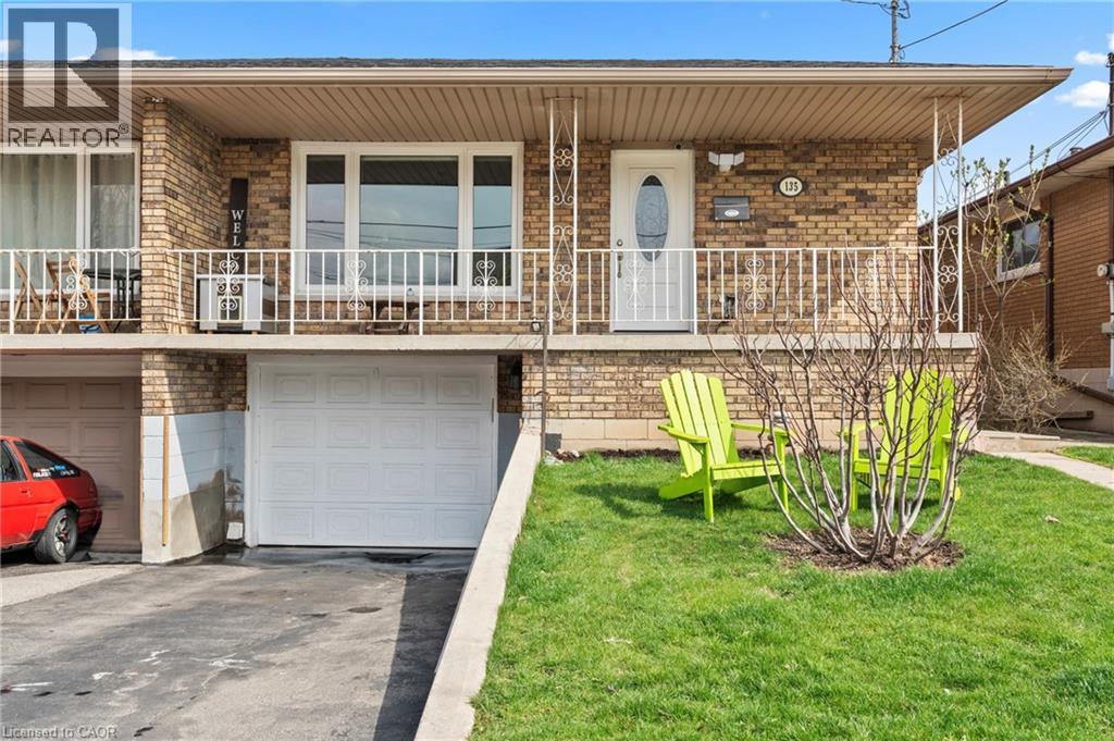 135 PARKDALE Avenue S, Hamilton, Ontario, L8K6K4 — Photo 2