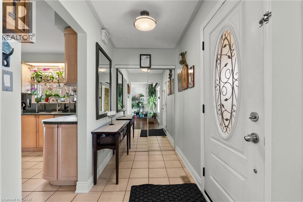 135 PARKDALE Avenue S, Hamilton, Ontario, L8K6K4 — Photo 6