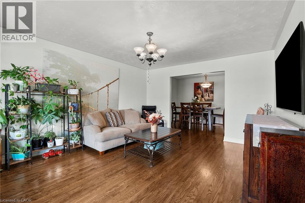 135 PARKDALE Avenue S, Hamilton, Ontario, L8K6K4 — Photo 9