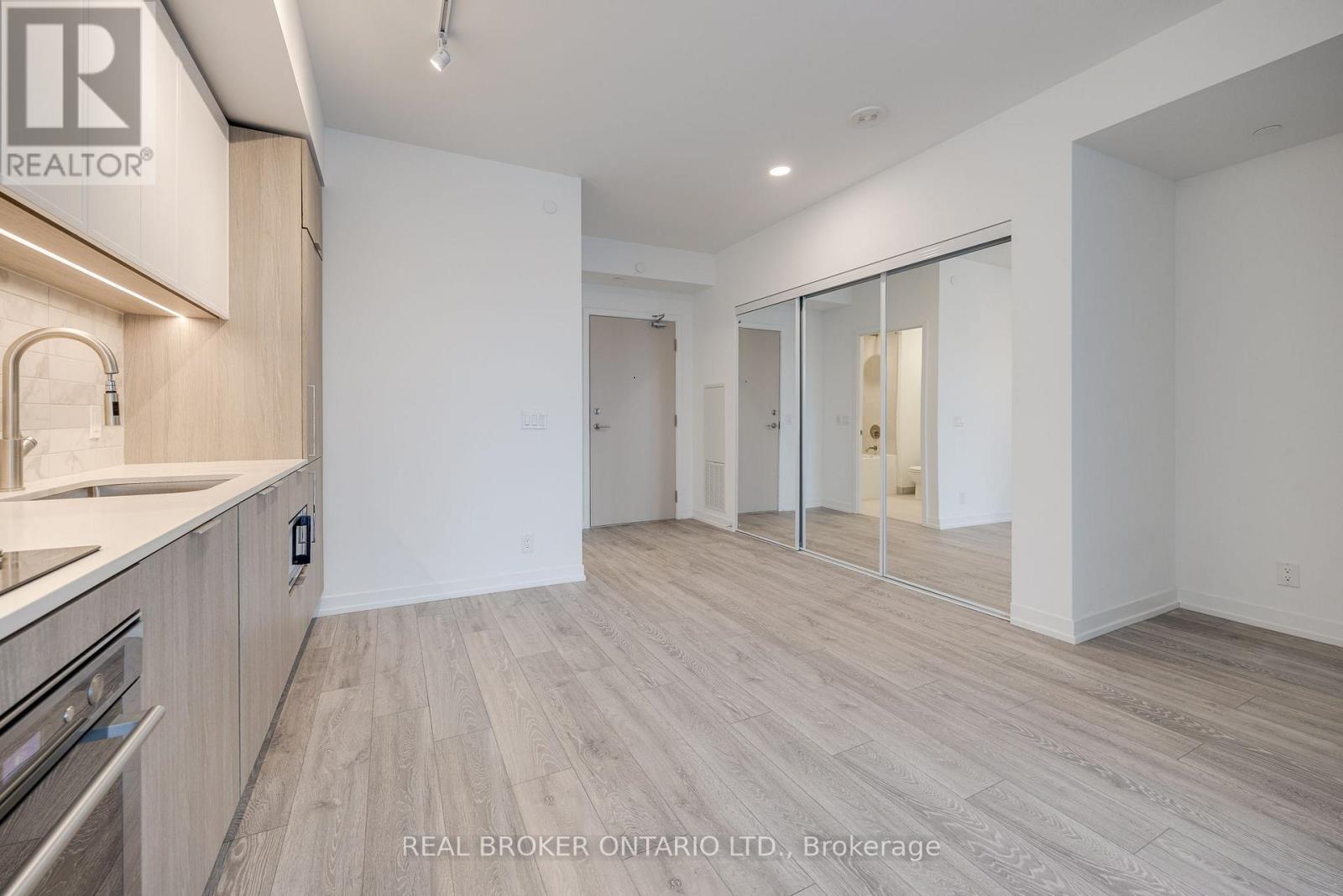 311 - 2020 BATHURST STREET, Toronto (Humewood-Cedarvale), Ontario, M5R3H4 — Photo 3