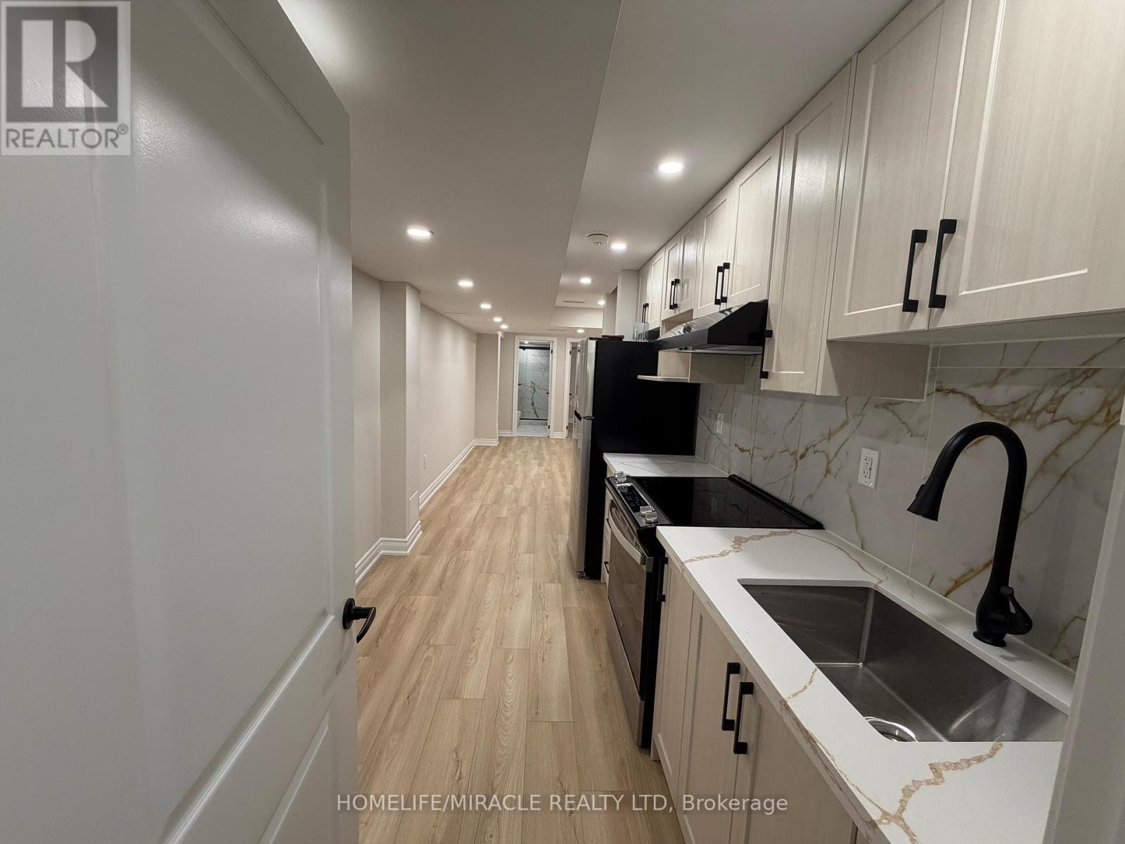 BSMT - 8 REIGN LANE, Markham (Cedarwood), Ontario, L3S0E8 — Photo 4