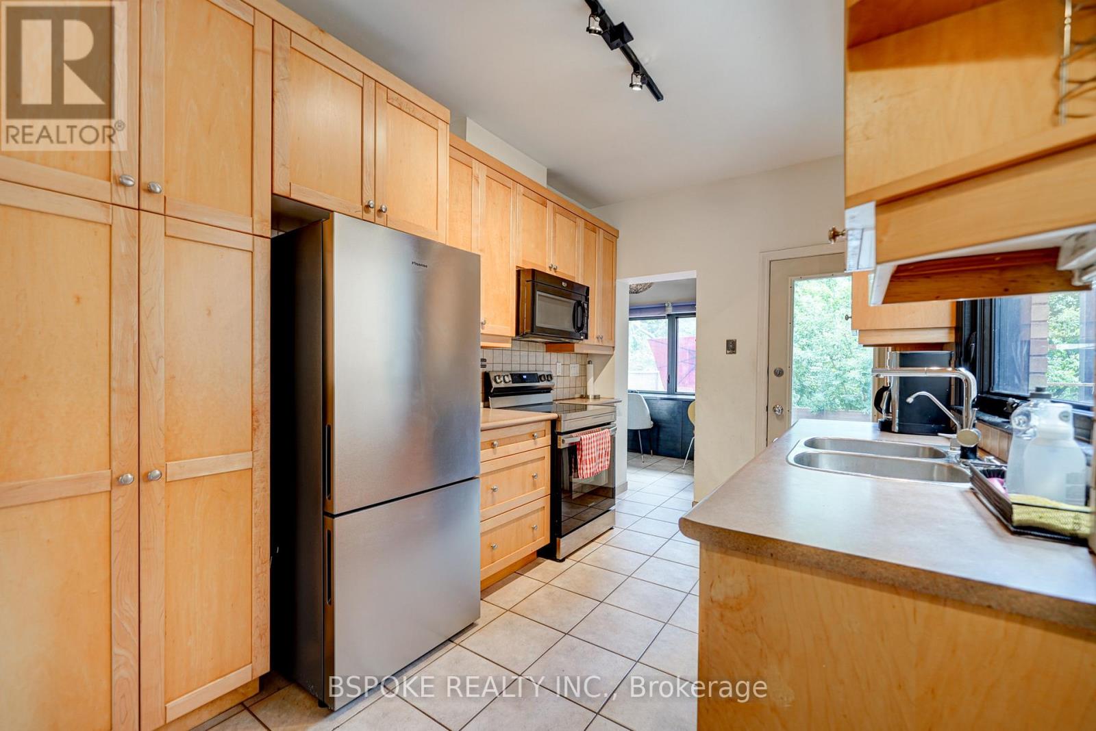 27 ROWLAND STREET, Toronto (High Park North), Ontario, M6P1M2 — Photo 11