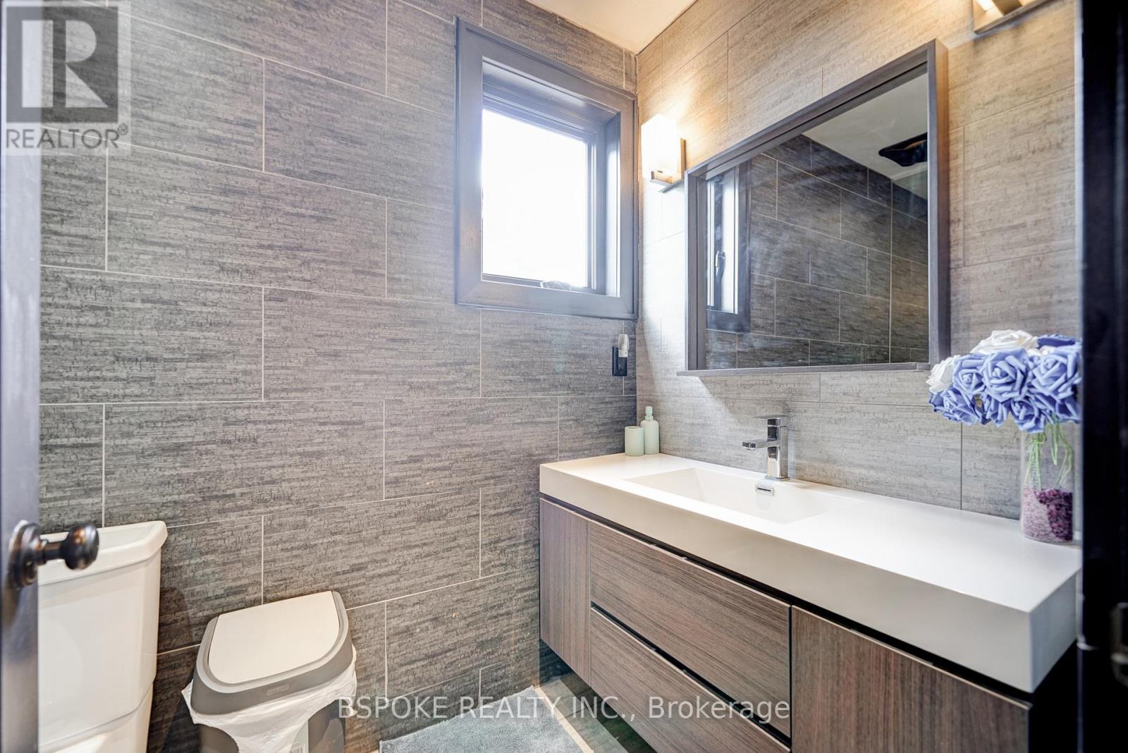 27 ROWLAND STREET, Toronto (High Park North), Ontario, M6P1M2 — Photo 29