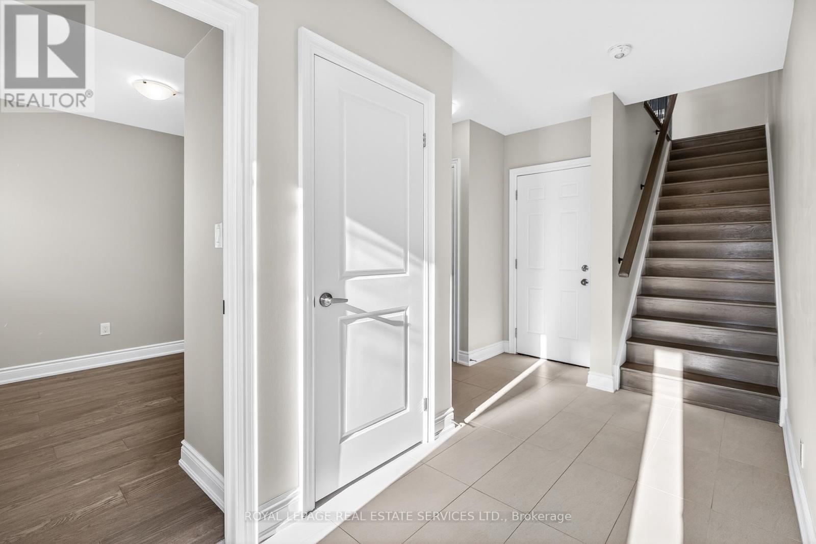 2193 LILLYKIN STREET, Oakville (RO River Oaks), Ontario, L6H7H2 — Photo 4