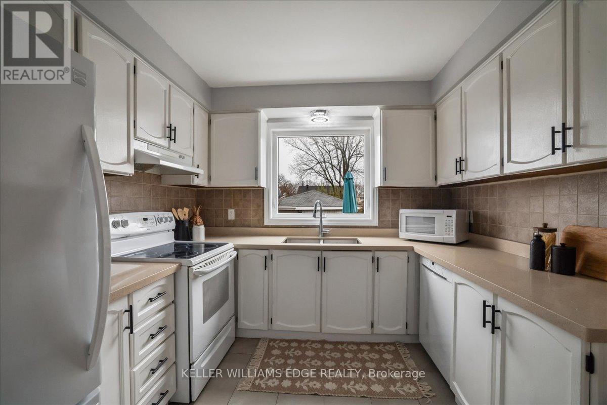 2208 MELISSA CRESCENT, Burlington (Brant Hills), Ontario, L7P4J7 — Photo 34