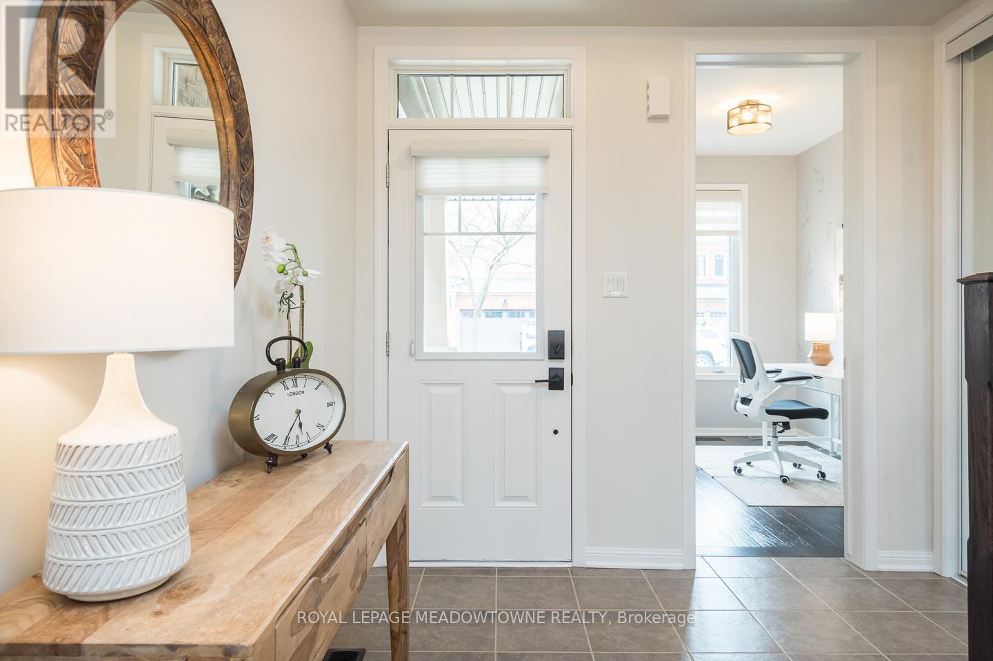 1031 SOLOMON COURT, Milton (WI Willmott), Ontario, L9T8G9 — Photo 4