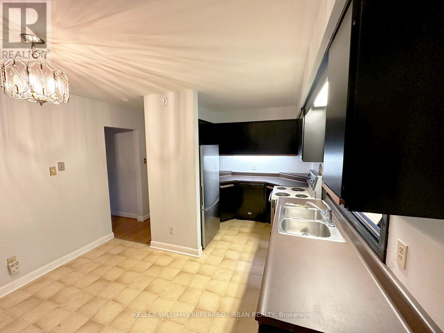 940 BRUCEDALE AVENUE E, Hamilton (Sunninghill), Ontario, L8T1L9 — Photo 5