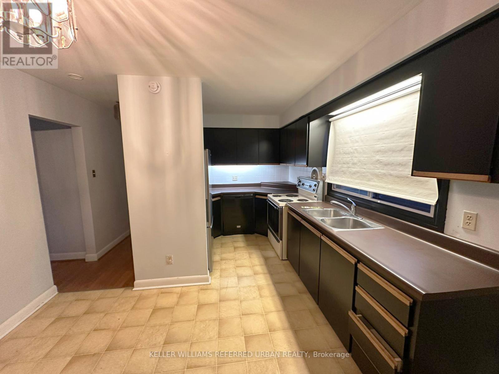 940 BRUCEDALE AVENUE E, Hamilton (Sunninghill), Ontario, L8T1L9 — Photo 6