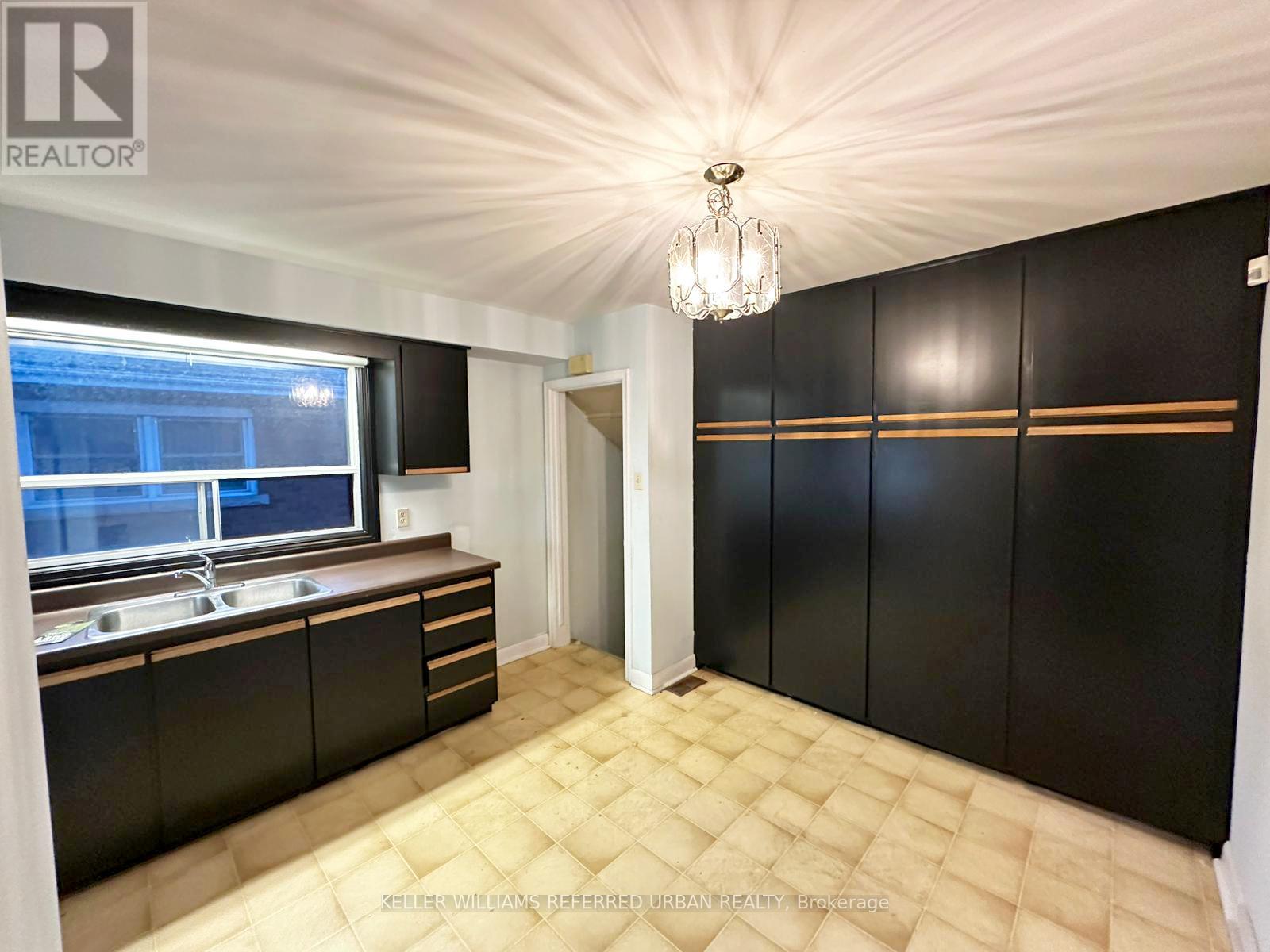 940 BRUCEDALE AVENUE E, Hamilton (Sunninghill), Ontario, L8T1L9 — Photo 7