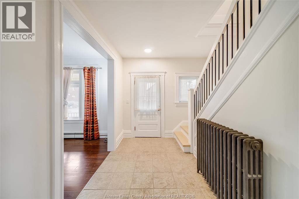 151 CURRY AVE, Windsor, Ontario, N9B2B4 — Photo 4