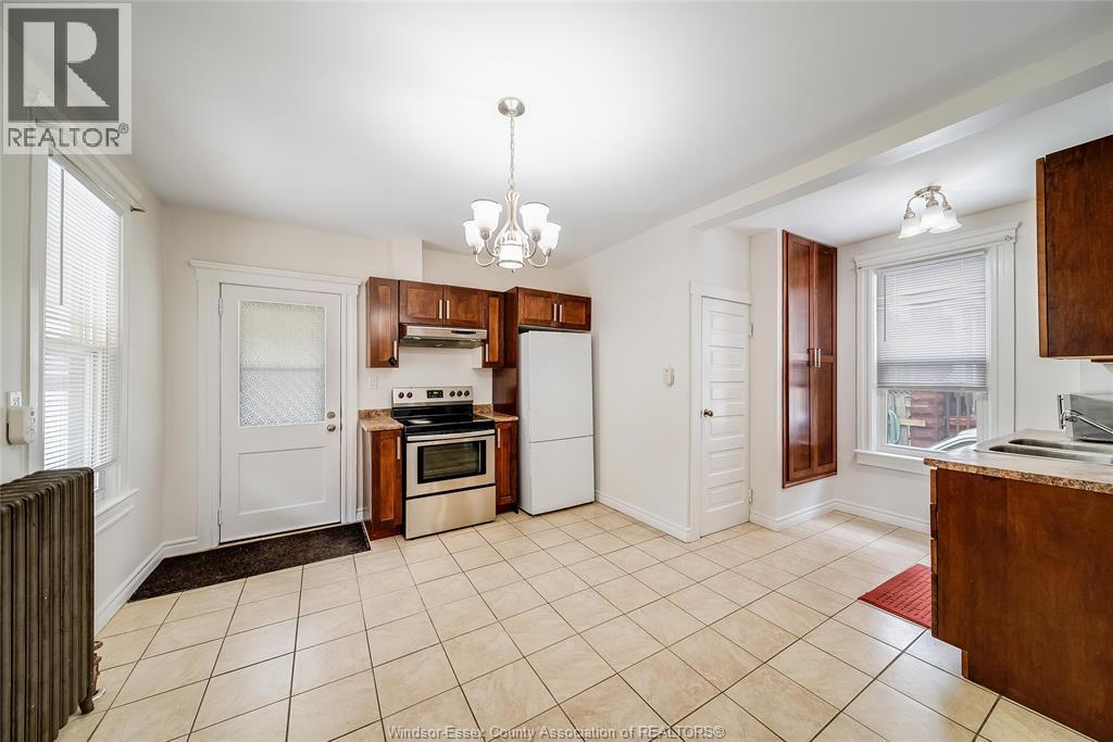 151 CURRY AVE, Windsor, Ontario, N9B2B4 — Photo 8