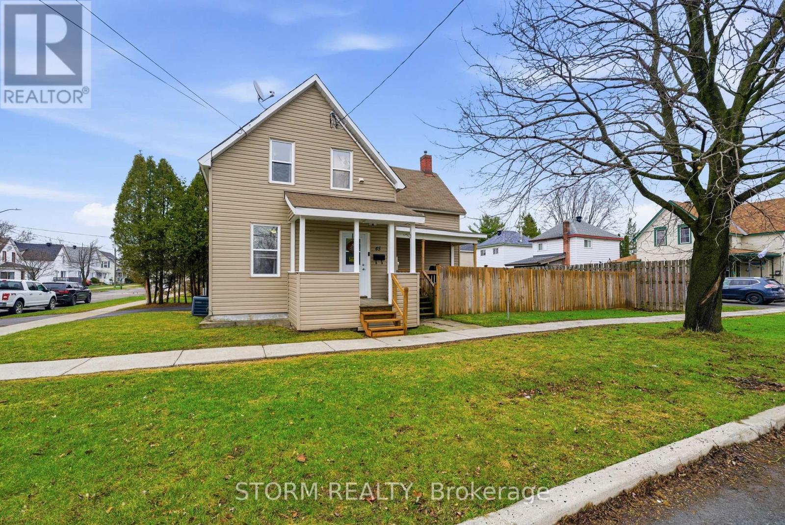 45 SEYMOUR AVENUE, Cornwall, Ontario, K6J4M3 — Photo 2