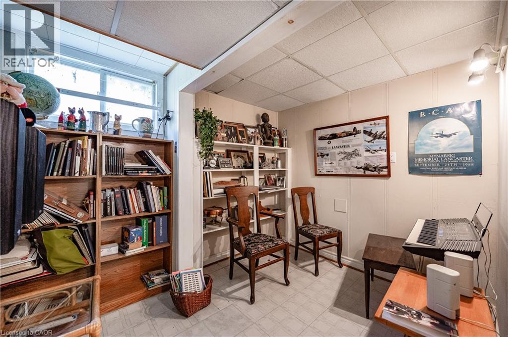 557 STILLWATER Crescent, Burlington, Ontario, L7T3M8 — Photo 19