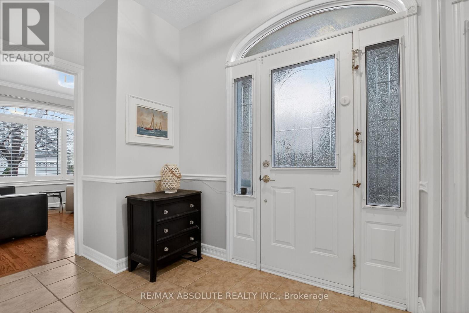 19 GOLDORA PRIVATE, Ottawa, Ontario, K2T1K8 — Photo 2