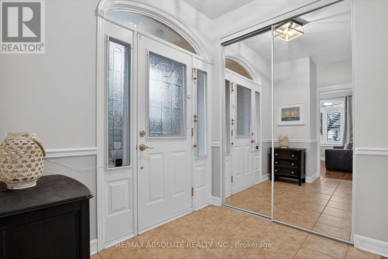 19 GOLDORA PRIVATE, Ottawa, Ontario, K2T1K8 — Photo 3