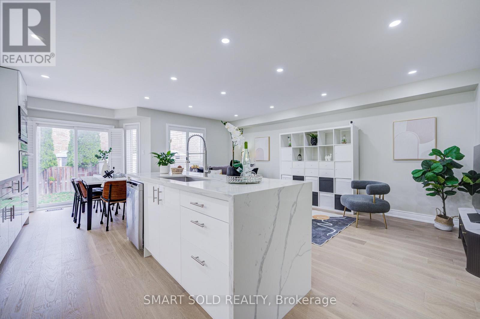 53 CASSIA CRESCENT, Vaughan (Maple), Ontario, L6A3N3 — Photo 5