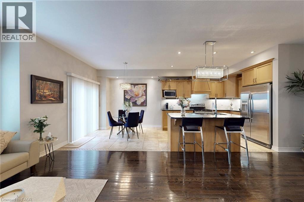 34 FOREST VALLEY Crescent, Dundas, Ontario, L9H0A7 — Photo 10