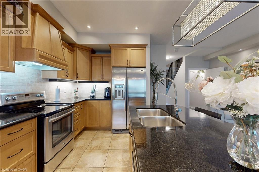 34 FOREST VALLEY Crescent, Dundas, Ontario, L9H0A7 — Photo 12