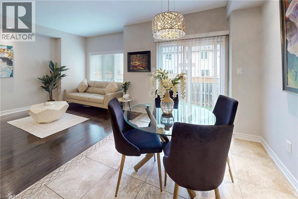 34 FOREST VALLEY Crescent, Dundas, Ontario, L9H0A7 — Photo 17